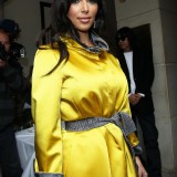 Kim-Kardashian---Photoshoot-at-Luxe-Hotel-17