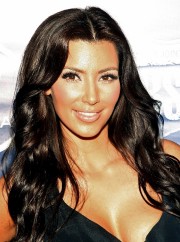 Kim-Kardashian---Pinks-Hot-Dogs-Grand-Opening-07.md.jpg