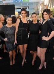 Kim-Kardashian---Premiere-Of-The-Twilight-Saga-Eclipse-15.md.jpg