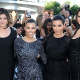 Kim-Kardashian---Premiere-Of-The-Twilight-Saga-Eclipse-17