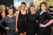 Kim-Kardashian---Premiere-Of-The-Twilight-Saga-Eclipse-18.md.jpg