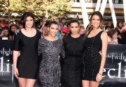 Kim-Kardashian---Premiere-Of-The-Twilight-Saga-Eclipse-26.md.jpg