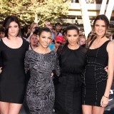 Kim-Kardashian---Premiere-Of-The-Twilight-Saga-Eclipse-26