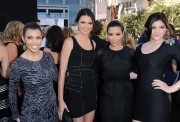 Kim-Kardashian---Premiere-Of-The-Twilight-Saga-Eclipse-28.md.jpg