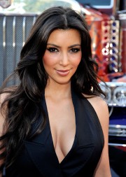 Kim-Kardashian---Premiere-Of-Transformers-Revenge-of-the-Fallen-Los-Angeles-Premiere-03.md.jpg