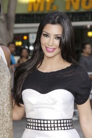 Kim-Kardashian---Premiere-Of-Warner-Bros-Orphan-16.md.jpg