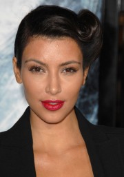 Kim Kardashian Premiere of Warner Bros Whiteout 01