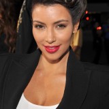 Kim-Kardashian---Premiere-of-Warner-Bros-Whiteout-02