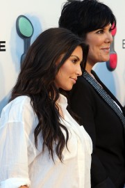 Kim-Kardashian---Reebok-EasyTone-Footwear-Celebration-03.md.jpg