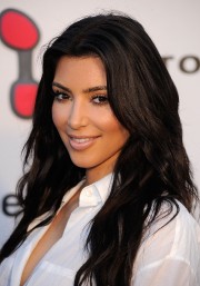 Kim-Kardashian---Reebok-EasyTone-Footwear-Celebration-04.md.jpg