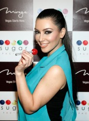 Kim-Kardashian---Sugar-Factory-Grand-Opening-19.md.jpg