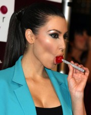 Kim-Kardashian---Sugar-Factory-Grand-Opening-36.md.jpg