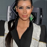 Kim-Kardashian---T-Mobile-Sidekick-LX-launch-Los-Angeles-03