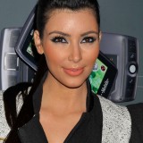 Kim-Kardashian---T-Mobile-Sidekick-LX-launch-Los-Angeles-04