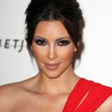 Kim-Kardashian---Unmasking-For-The-Resnick-Pavilion-06