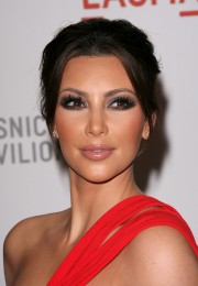 Kim-Kardashian---Unmasking-For-The-Resnick-Pavilion-14.md.jpg