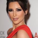 Kim-Kardashian---Unmasking-For-The-Resnick-Pavilion-17