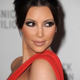 Kim-Kardashian---Unmasking-For-The-Resnick-Pavilion-25