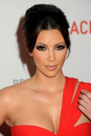 Kim-Kardashian---Unmasking-For-The-Resnick-Pavilion-28.md.jpg