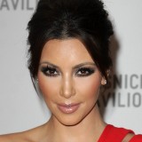 Kim-Kardashian---Unmasking-For-The-Resnick-Pavilion-38