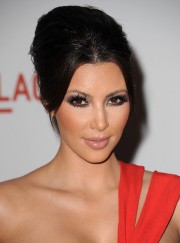 Kim-Kardashian---Unmasking-For-The-Resnick-Pavilion-39.md.jpg