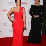 Kim-Kardashian---Unmasking-For-The-Resnick-Pavilion-62