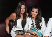 Kim-Kardashian-Hosts-The-Three-O-Vodkas-New-Bubble-Flavor-Launch-Party-42.md.jpg