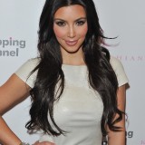 Kim-Kardashian-Launches-Her-Signature-Fragrance-01