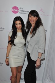 Kim-Kardashian-Launches-Her-Signature-Fragrance-13.md.jpg