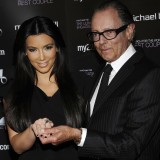 Kim-Kardashian-Promotes-The-Ultimate-Engagement-Ring-06