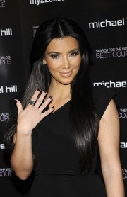 Kim-Kardashian-Promotes-The-Ultimate-Engagement-Ring-17.md.jpg