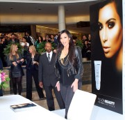 Kim-Kardashian-Promoting-Fusion-Beauty-07.md.jpg