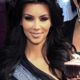 Kim-Kardashian-Vanilla-Cupcake-Mix-Launch-Party-16