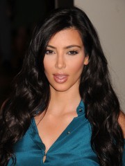 Kim-Kardashian-Visits-MTVs-Its-On-With-Alexa-Chung-02.md.jpg