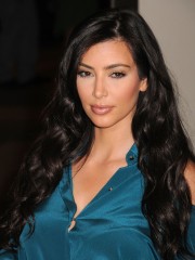 Kim-Kardashian-Visits-MTVs-Its-On-With-Alexa-Chung-03.md.jpg