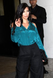 Kim-Kardashian-Visits-MTVs-Its-On-With-Alexa-Chung-16.md.jpg