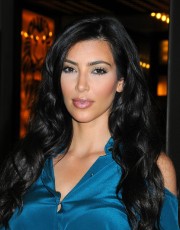 Kim-Kardashian-Visits-MTVs-Its-On-With-Alexa-Chung-25.md.jpg