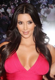 Kim-Kardashian-Wax-Figure-Unveiling-At-Madame-Tussauds-08.md.jpg