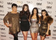 Kim-Kardashians-30th-Birthday-at-TAO-at-The-Venetian-30.md.jpg