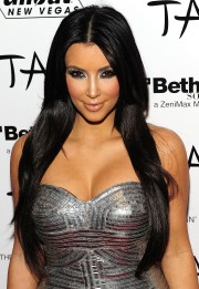 Kim-Kardashians-30th-Birthday-at-TAO-at-The-Venetian-40.md.jpg