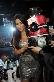 Kim-Kardashians-30th-Birthday-at-TAO-at-The-Venetian-49.md.jpg