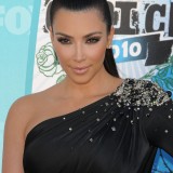 Kardashians-at-2010-Teen-Choice-Awards-09