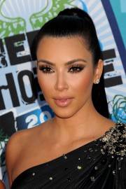 Kardashians-at-2010-Teen-Choice-Awards-12.md.jpg