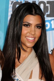 Kardashians at 2010 Teen Choice Awards 27
