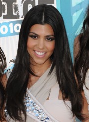 Kardashians-at-2010-Teen-Choice-Awards-29.md.jpg