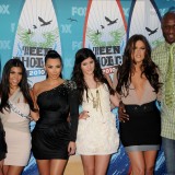 Kardashians-at-2010-Teen-Choice-Awards-55