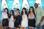 Kardashians at 2010 Teen Choice Awards 59