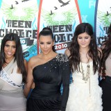 Kardashians-at-2010-Teen-Choice-Awards-60