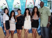 Kardashians at 2010 Teen Choice Awards 63