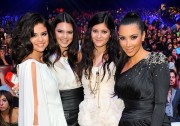 Kardashians at 2010 Teen Choice Awards 73
